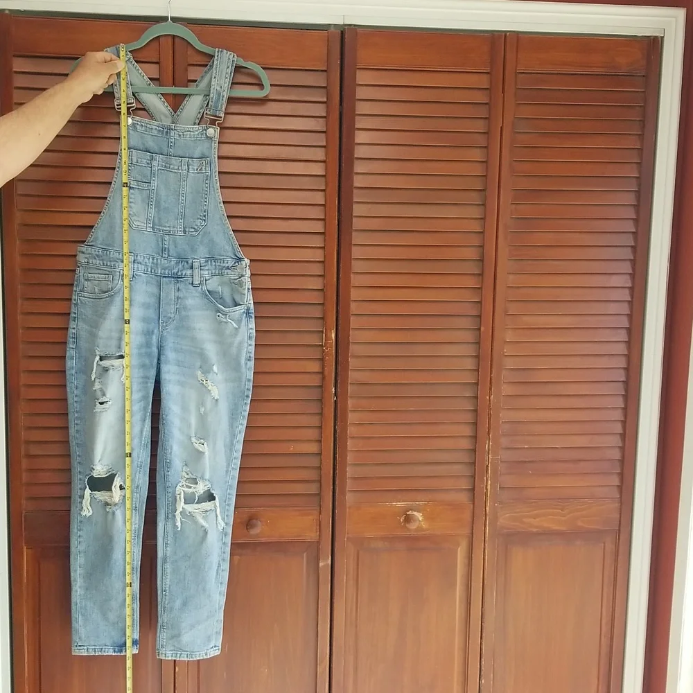 🥳 Host Pick 🥳Garage Lightwash Denim Distressed Bib Overalls - Picture 12 of 12